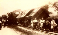 Saint-Mard_(77),_tramway_de_Meaux_à_Dammartin,_déraillement_du_23.07.1911.jpg