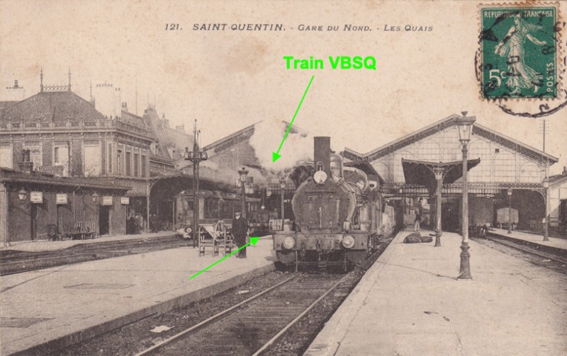 En gare de St-Quentin avant la WW1, un train VBSQ au départ vers Vélu (collection Frédéric Dufetrelle)